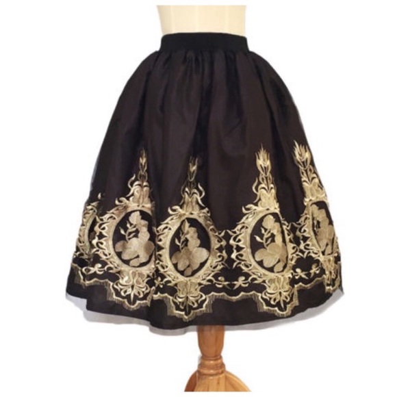 Black and gold baroque style skirt NWT - Picture 2 of 3